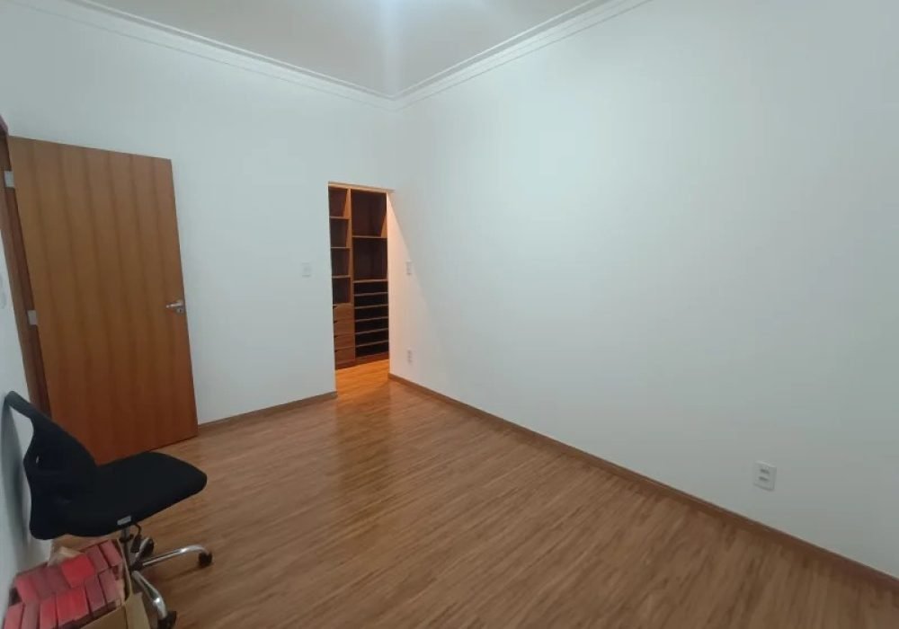 WhatsApp Image 2025-09-10 at 10.47.19 (1)