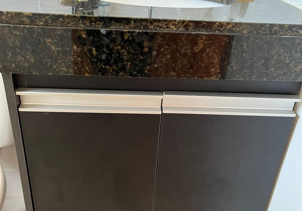 da7b327e-8927-4324-a1e5-d1d6214e3646